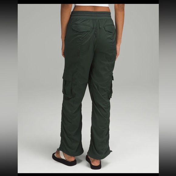 Dance Studio Relaxed Fit Mid Rise MR Cargo Pant Size M Legacy Green - Picture 2 of 5